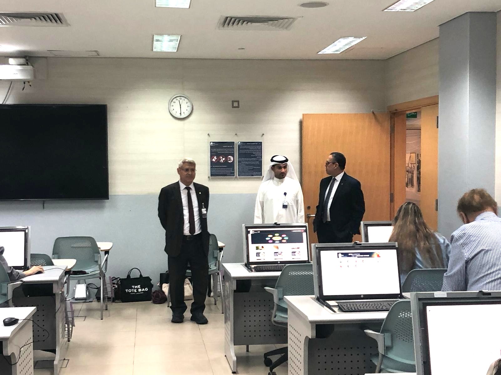 ورشة عمل لإعداد الأساتذة لمهام فصل الربيع.