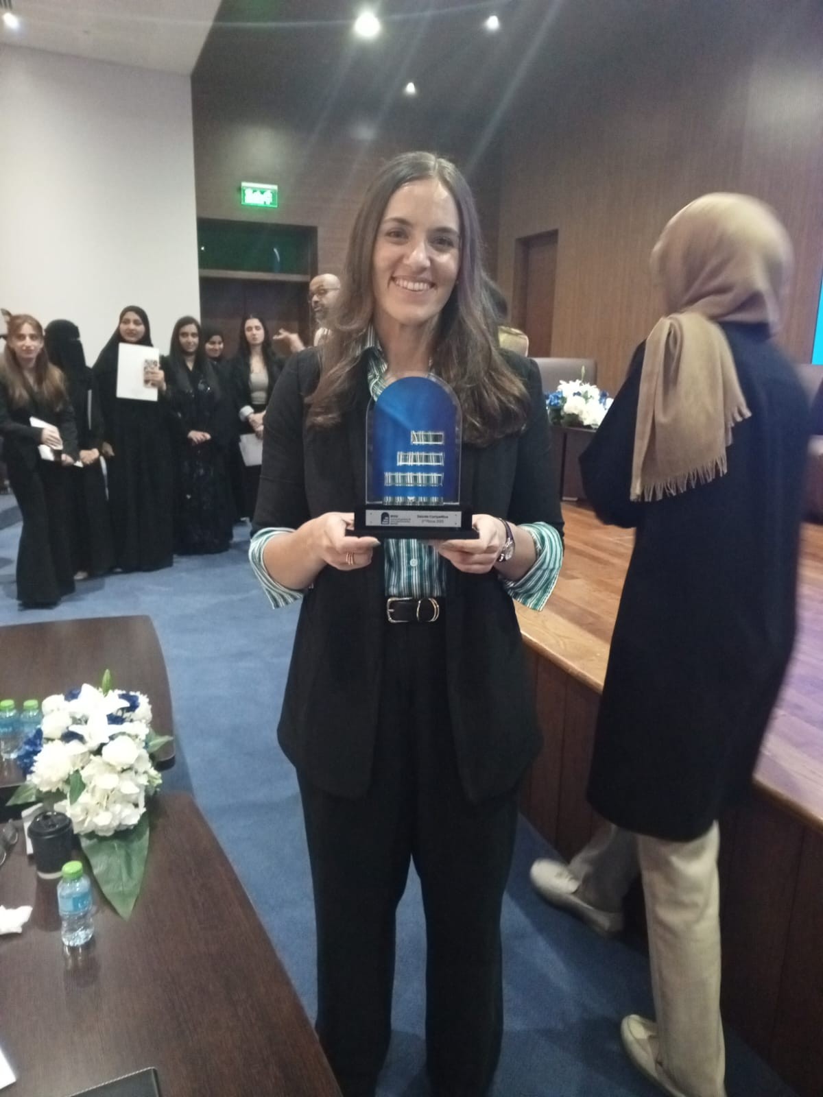 فاز فريق المناظرات اللغوية في الجامعة في منافسة الجامعات بالمركز الثالث والمنظم في جامعتنا ...كان لمركز المهارات لانجليزية الشفهية الذي أسسته عمادة اللغات الأثر الملموس في تدريب الطلبة وحصد هذا المركز الطيب